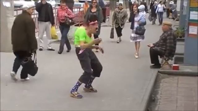 Бабка танцует Эпик! смотреть онлайн