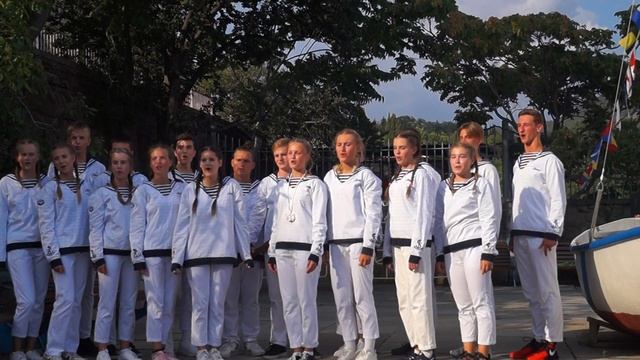 Детская морская флотилия "Артека". Выступление морского отряда лагеря "Лесной". смотреть онлайн