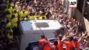 Revellers paint the town red during annual tomato-throwing festival