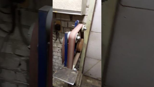 Гриндер 1,5 кВт,скорость ленты 30м/с смотреть онлайн