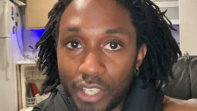 Everyday Guitar Center Incompetence 😆 смотреть онлайн