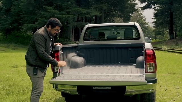 Toyota Hilux - Indestructible, cual cucaracha смотреть онлайн