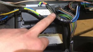 Вольво 850 Turbo AWD. Замена тросов, дисков и колодок ручника, замена блока стеклоподъемников.