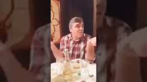 Анекдот про профессора и студенток. смотреть до конца!