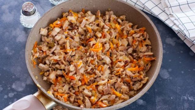 Курник классический с курицей и картошкой и блинами