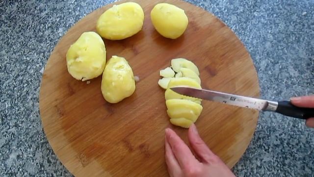 Очень Вкусные Грибы,запечённые вместе с картошкой, луком, помидорами и сыром. Pilze mit Kartoffel