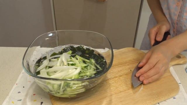 ENG) vlog 자취 브이로그, 도시락 싸서 외출하는 일상ㅣ불닭김밥, 닭볶음탕, 함박스테이크, 오므라이스, 인절미토스트, 오이미역냉국, 하이볼, 허니콤보, 홈카페, 혼술