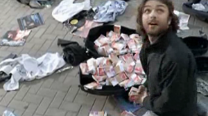 Семейная ссора и контрабас с деньгами!