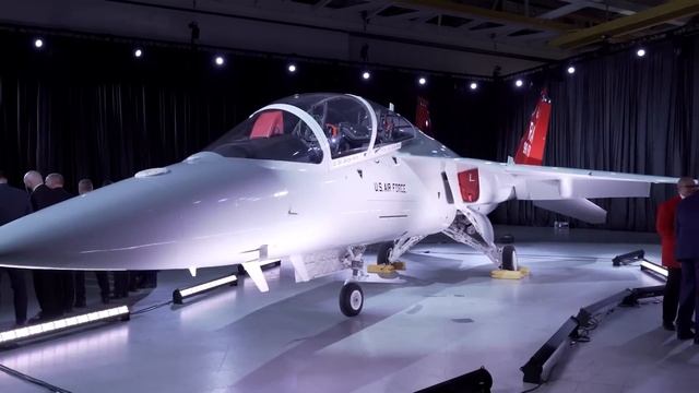 Самолёт для подготовки пилотов F-35 и F-22 ► Boeing-Saab T-7 Red Hawk смотреть онлайн