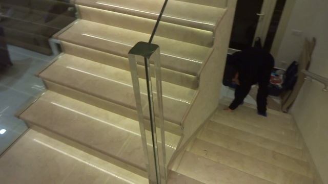 Стеклянные ограждения со стеклянным столбом смотреть онлайн