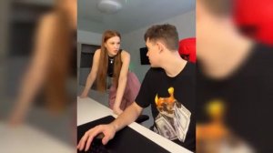 Пара делит имущество.mp4