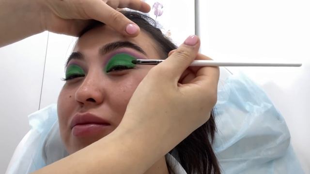 Мы умеем делать любой макияж ?? ученица Гоар няшка или говняшка ??? смотреть онлайн