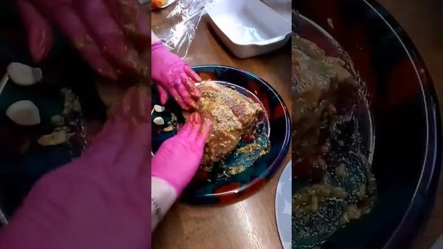 Свинина под медово - горчичным соусом, запечённая в рукаве... смотреть онлайн