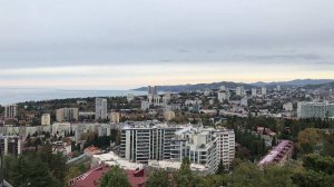 Адлер. Пешком по путям вдоль моря От Хосты до дачи Квитко. Сочи - кафе "Панорама" и набережная
