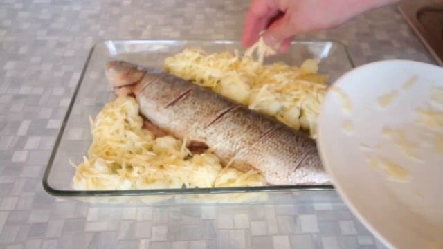 Видео рецепт приготовления чира в духовке_ как быстро, просто и вкусно запечь северную рыбу чир.mp4