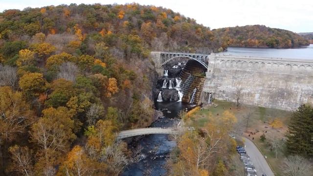 From NYC by Train: Autumn @ Croton Gorge Park, Westchester New York смотреть онлайн