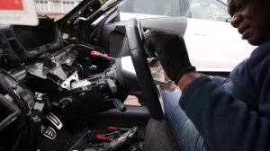 How to remove a dashboard from an Audi TT 8s