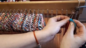 ПЛЕТЕМ КОВРИК ИЗ НЕНУЖНЫХ ВЕЩЕЙ.ХЛАМОТЕРАПИЯ