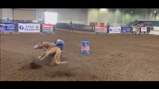 Barrel Racing DISASTER FAIL 2021 NO PANTS!! HOW DID THIS HAPPEN??!! смотреть онлайн