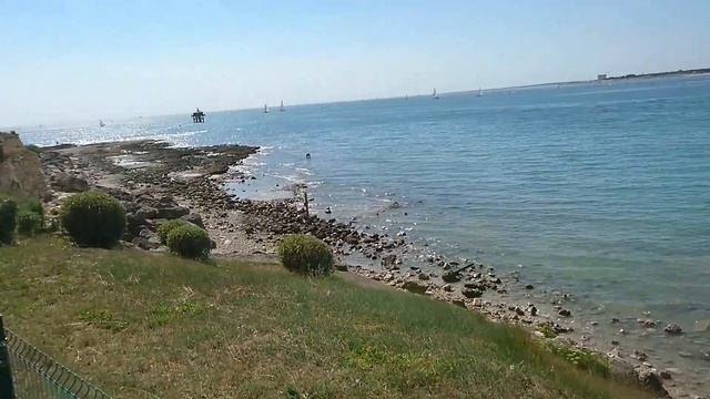 La Rochelle/Ла Рошель. La plage des Minimes/Пляж Миним. Красочный пляж.