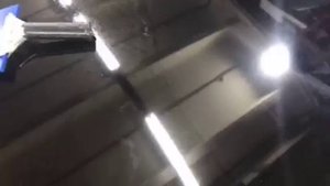 Оклейка автомобиля черной глянцевой пленкой. Виниловая пленка отличное средство чтобы выделиться