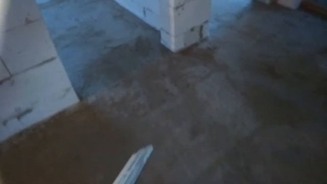 Заливка бетонной стяжки по тёплым полам,  выравнивание после становление бетона