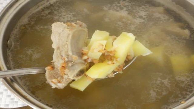 Мясной суп с гречкой
