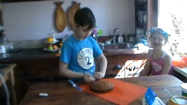 Торт "День и ночь" готовят дети. Флорианна Андреевна с братом пекут торт. Рецепт моей бабушки.
