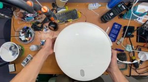 Робот пылесос Xiaomi Mi Robot Vacuum Cleaner разбор и замена мотора щетки ремонт