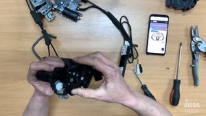 Доводчики дверей автомобиля - установка доводчика в замок Toyota.