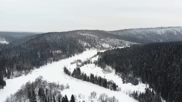 Усьвинские столбы с высоты птичьего полёта. Пермский край. смотреть онлайн