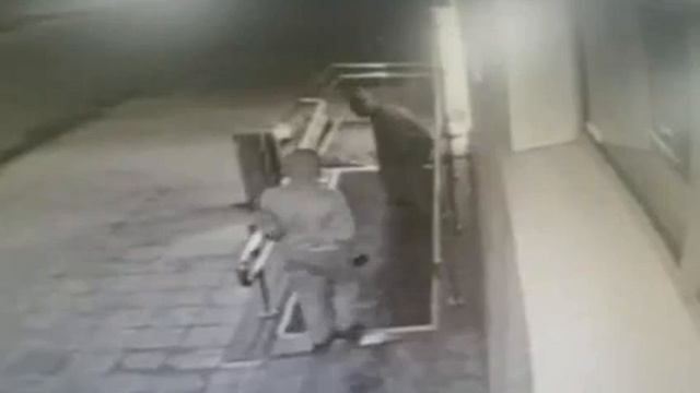 Пытались вскрыть банкомат. Город Зима