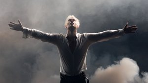 SHAMAN станцевал на стеклах на концерте в Кремле