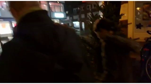 Бегаю по магазинам, в суете проходит время! Ведь завтра у мужа день рождения!! смотреть онлайн