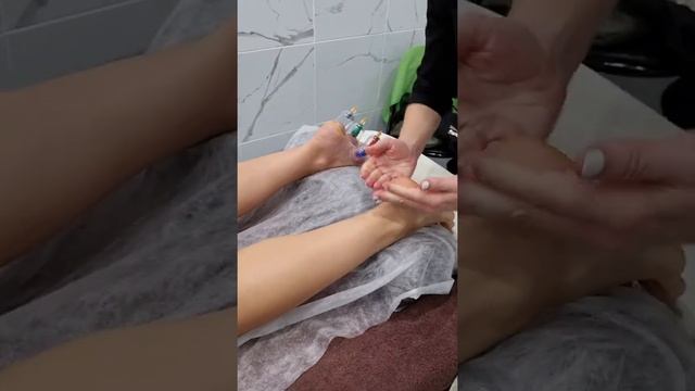 ЛИМФОЛРЕНАЖНЫЙ МАССАЖ СПИНЫ, БЕДЕР. смотреть онлайн