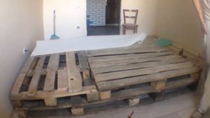 Как я сделал кровать своими руками из поддонов. Часть 4