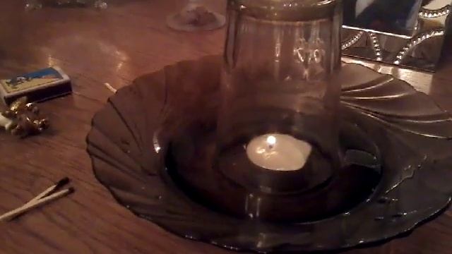 Як поднять воду с помощью свечки смотреть онлайн