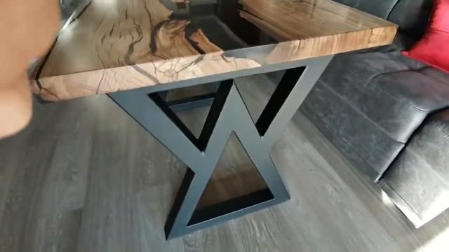 Кухонный стол река из слэба карагача