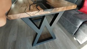Кухонный стол река из слэба карагача
