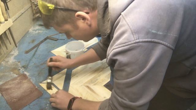 Панно из деревянного ящика, самоделки из мусора, DIY - DIY panel from a old wooden box смотреть онлайн