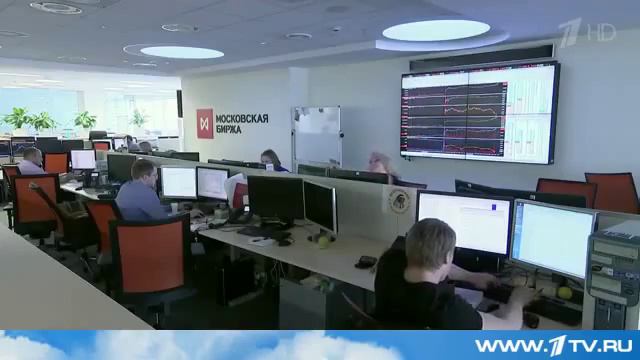 Рубль сегодня продолжил укрепление по отношению к доллару и евро смотреть онлайн