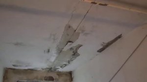 Протекает крыша в подъезде