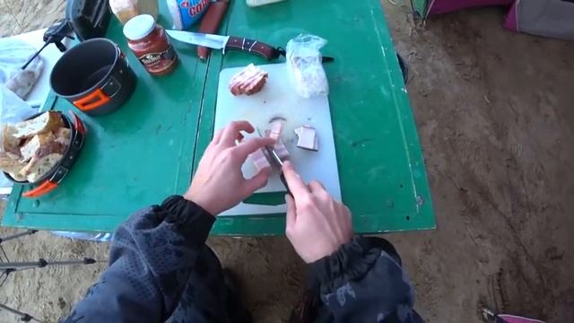 ТРОФЕЙ НА ЧЕРВЯ! Два дня на берегу! Палатка Снегирь 3Т ЛОНГ и печь Сибтермо! смотреть онлайн