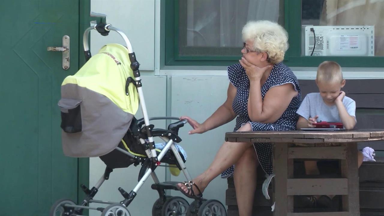 В российских регионах беженцам из Донбасса помогают с жильем, работой и документами