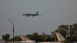 Проход ТУ-95МС "Калуга"  над ВПП авиабазы Энгельс-2...avi