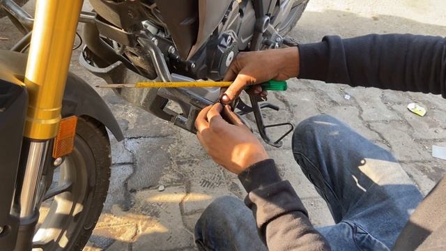 INSTALLING PROJECTOR LIGHTS IN OUR BIKE “HONDA CB200x”? || 3 IN 1 FOG LIGHT WITH RED LED BLINKERS⚡️