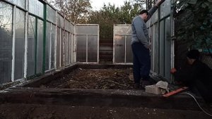 Курятник из старых окон.Часть 1. Сарай из подручных материалов. Теплица из старых окон.
