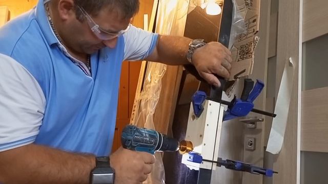 Врезка дополнительной фурнитуры в полотно со стеклом. Полотно со стеклом смотреть онлайн