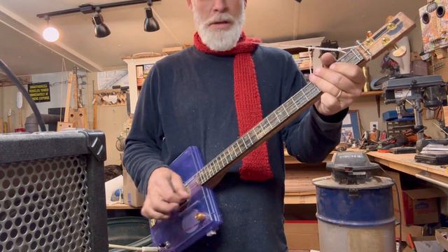 Blue Translucent Reticle Box Guitar with a Lace Cigar Box Guitar Pickup смотреть онлайн