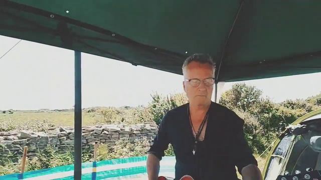 Camping with a Fender passport mini and Gretsch G5129. "Nervous poo dance theme" 🤣 #gretsch смотреть онлайн